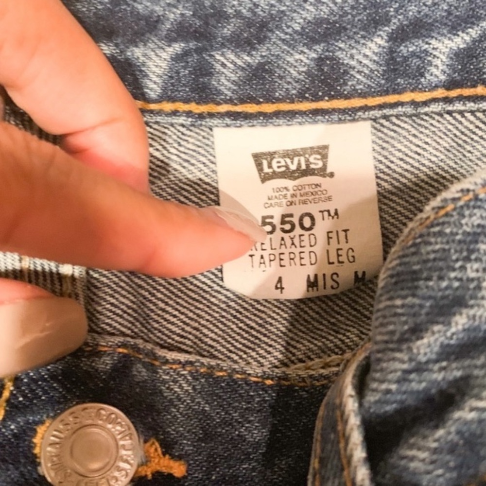 LEVIS VINTAGE HIGH WAISTED SHORTS - Picture 4 of 6